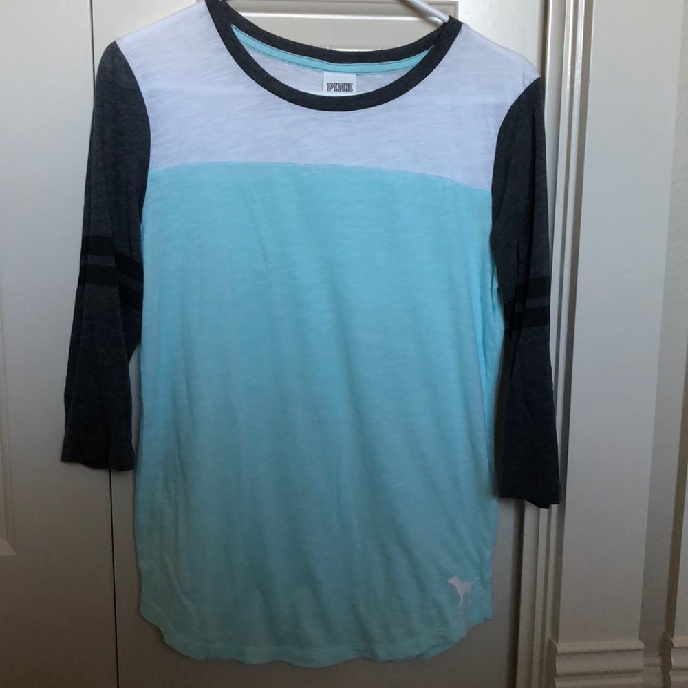 Victoria’s Secret Pink t shirt